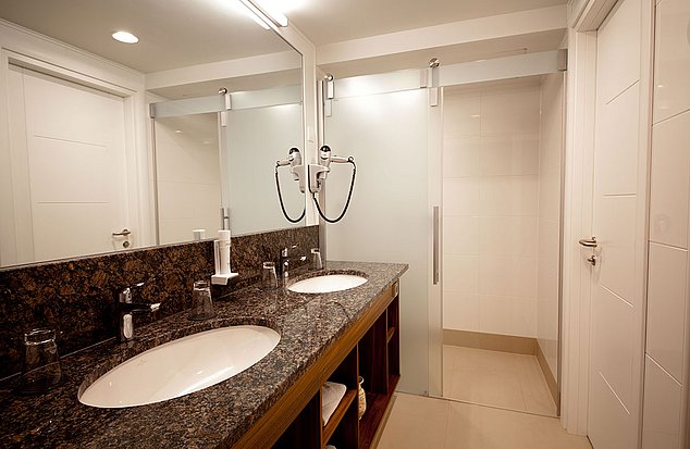 Hotel Ambio Zimmer Bad